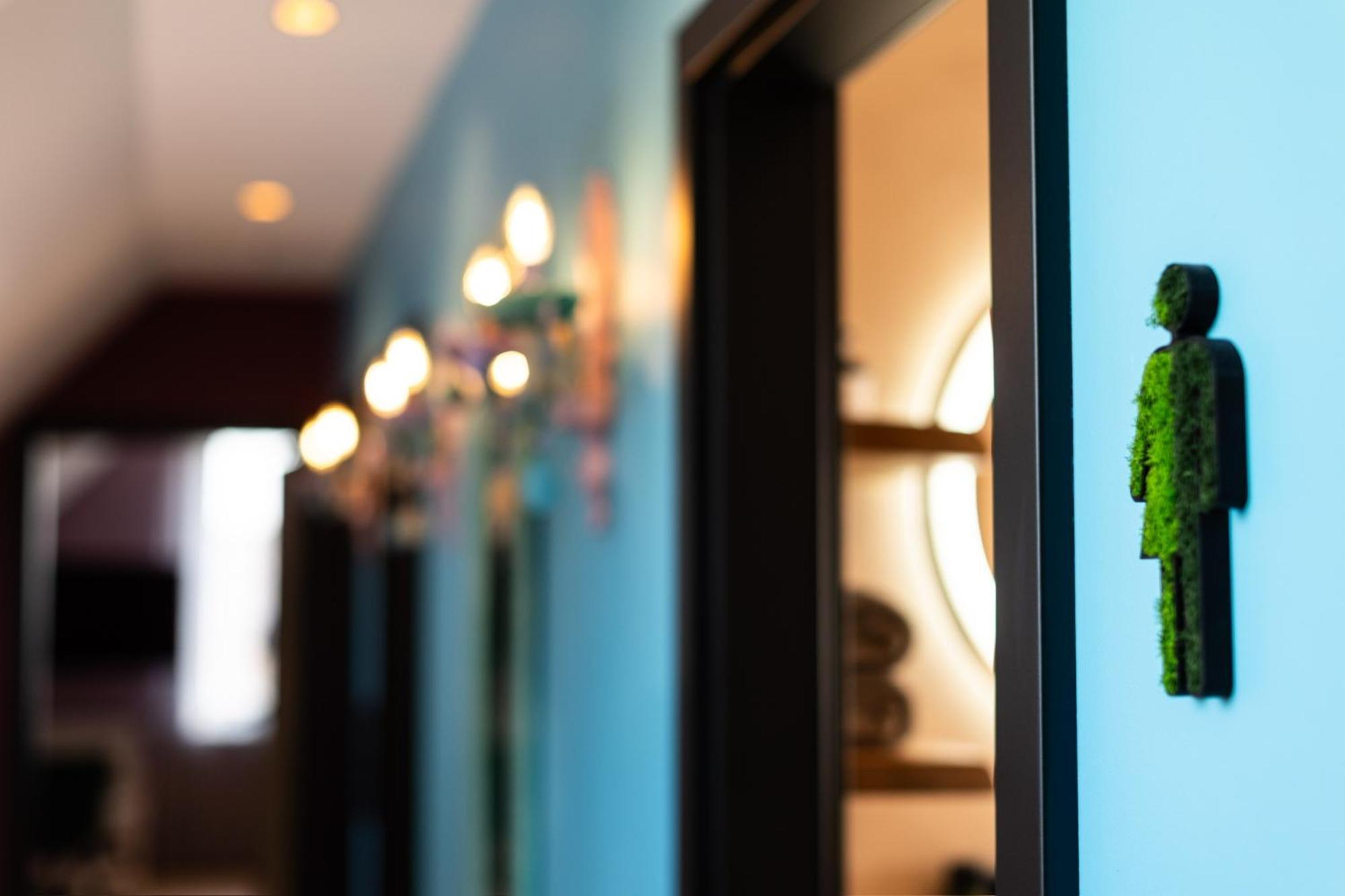 Boutique By Roy