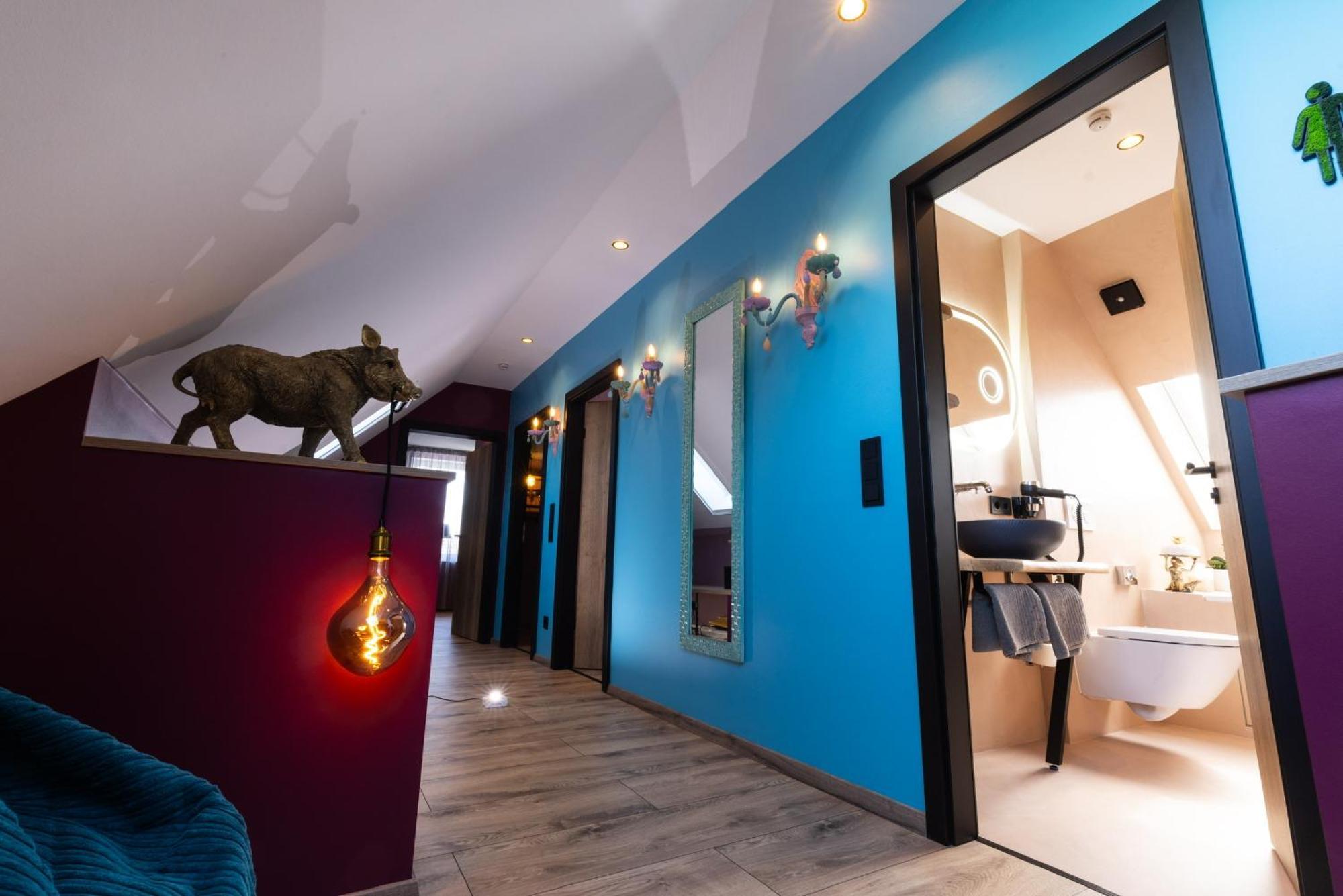 Boutique By Roy *