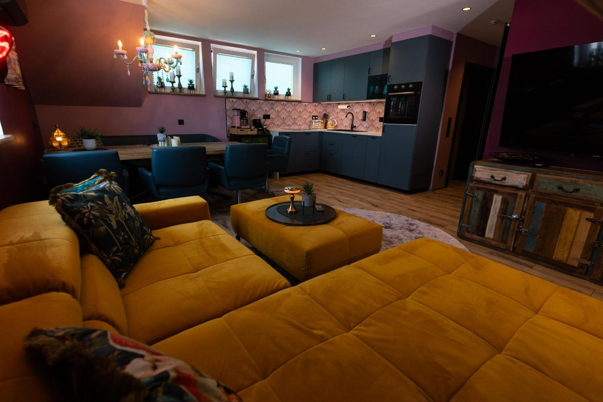 Boutique By Roy *